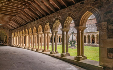 Icolmkill-Cloisters-PAYKCN