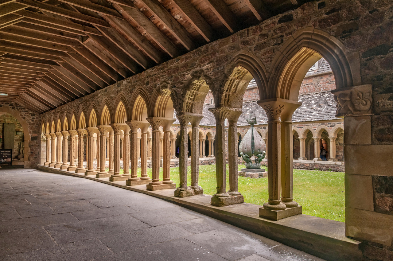 Icolmkill-Cloisters-PAYKCN